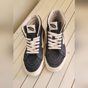 Vans High-Top Sneakers  Shoe in Dark Blue and White. Size: 4M/5.5W